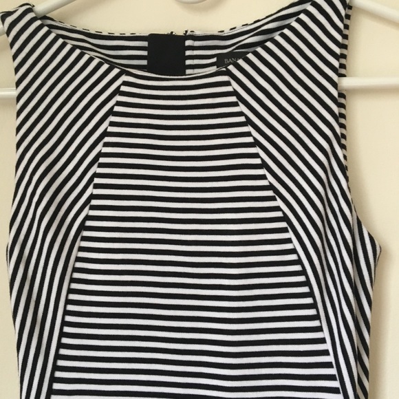 Banana republic Wear to work or casual dress. - Picture 3 of 8